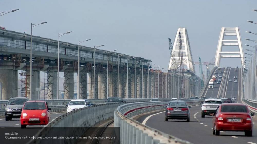 Лихач на BMW установил рекорд скорости на Крымском мосту