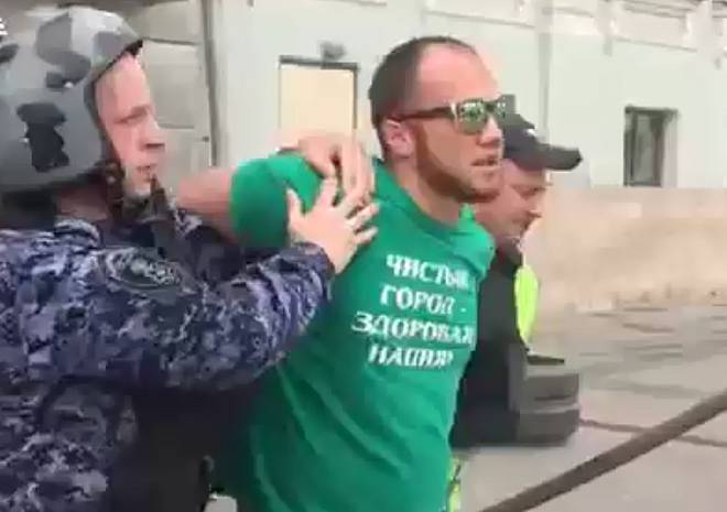 Рязанец облил себя бензином в центре Москвы