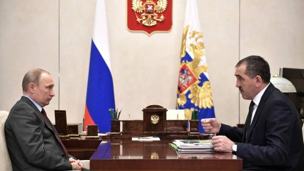 Путин на личной встрече принял отставку Евкурова