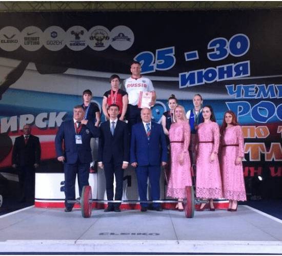 Донская спортсменка завоевала золото чемпионата России по тяжелой атлетике