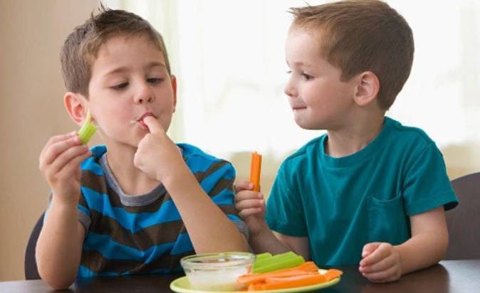 Эксперты назвали самые смертоносные продукты для детей