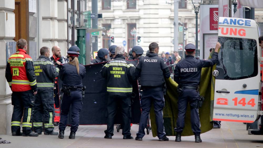 Пятиэтажка в Вене частично обрушилась после мощного взрыва, есть пострадавшие