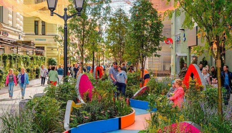 Для читателей, театралов и ценителей архитектуры: в Москве открылись сразу 42 летних сада