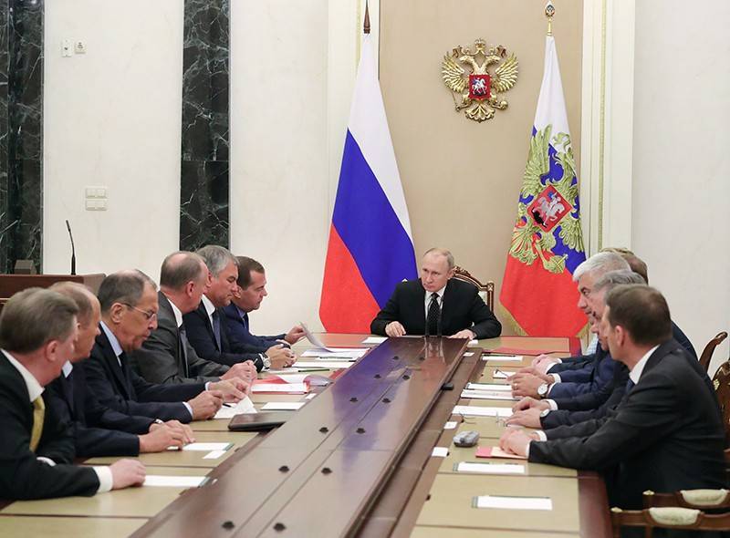 Путин перед поездкой на саммит G20 встретился с Совбезом