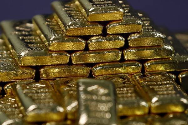 Цена золота побила рекорд за шесть лет
