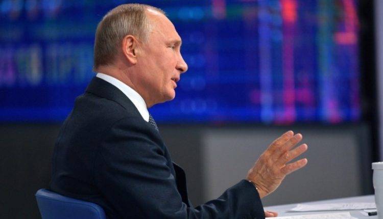 Путин призвал регионы разработать программы по развитию дорожной сети
