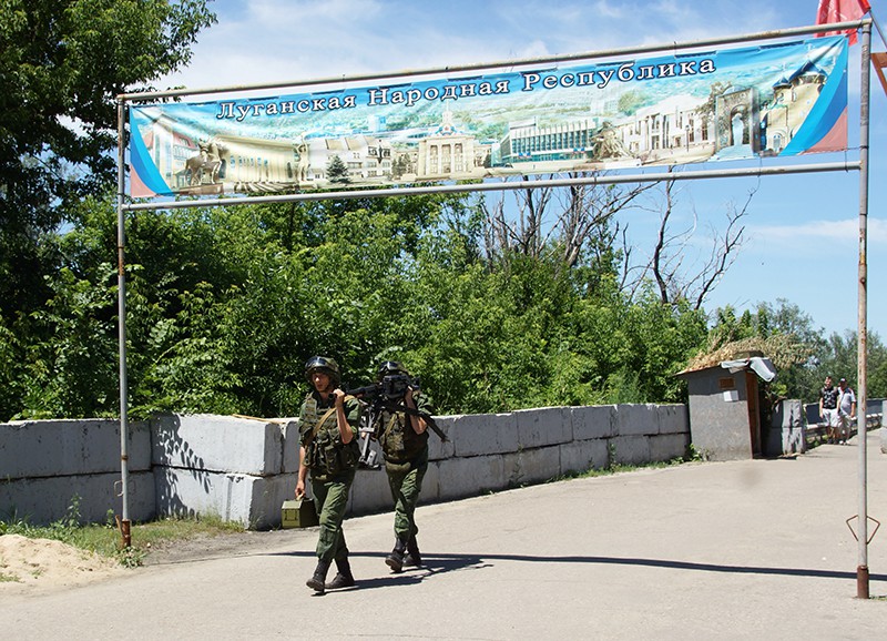 Отвод войск в Донбассе затянули на три дня