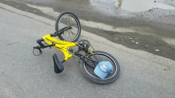 В Свердловской области иномарка сбила 12-летнего велосипедиста