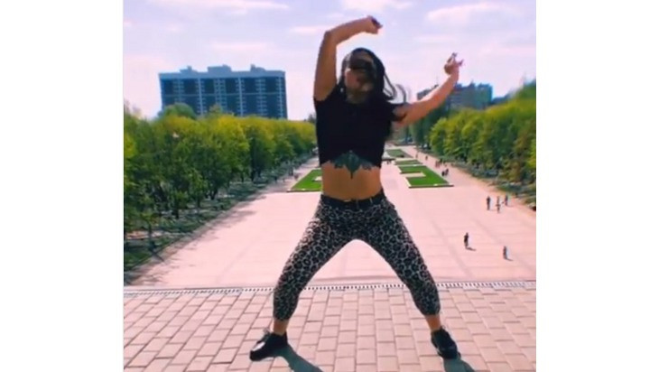 Девушку из Брянска оштрафовали за неуважение к обществу в форме танца