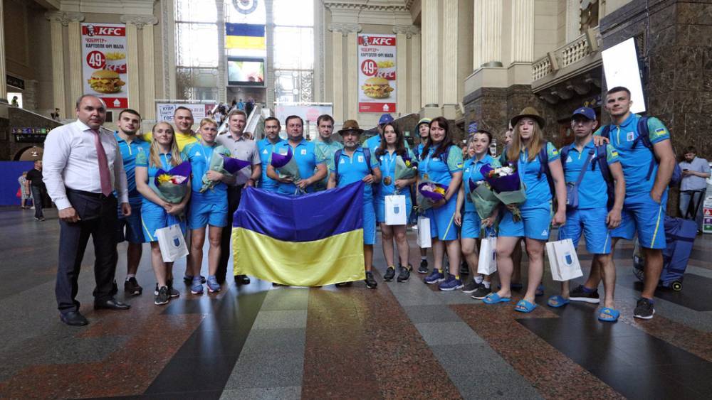 "Мы как всегда вывесили наши флаги": Оскандалившихся украинцев выселили из греческого отеля