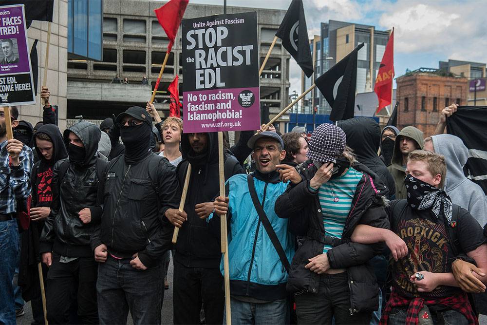 Лондонская полиция выплатила £700 тысяч компенсации антифашистам за незаконное задержание