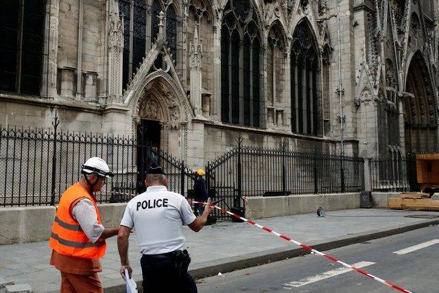 Прокуратура Парижа назвала основную версию пожара в Нотр-Даме