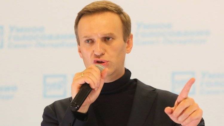 Навальный «кормится» со стола богатых воротил, обслуживая их интересы