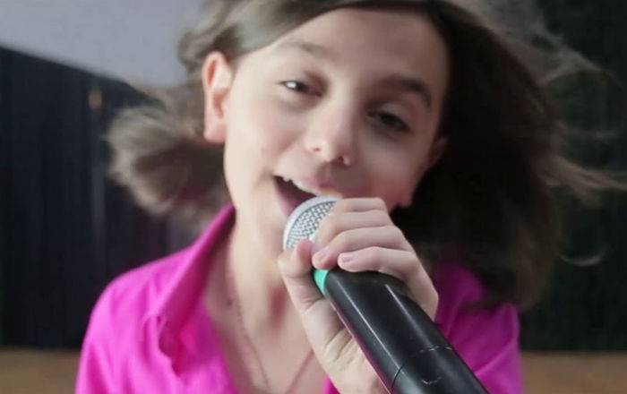 "Мишаня, ты меня удивляешь": финалист "Голос. Дети" произвел фурор, исполнив хит "Карабах"