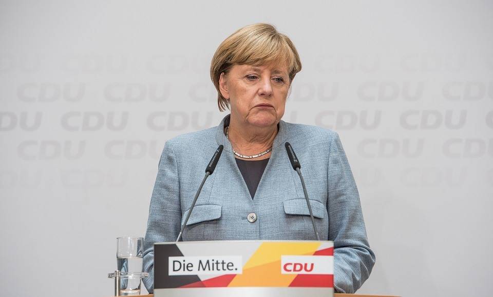 Ангеле Меркель снова стало плохо во время официальной встречи