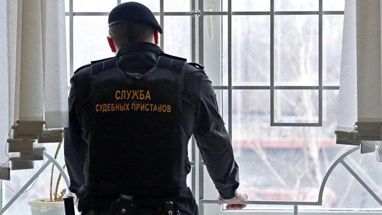 В Крыму на экс-пристава завели семь уголовных дел за подлоги и злоупотребления