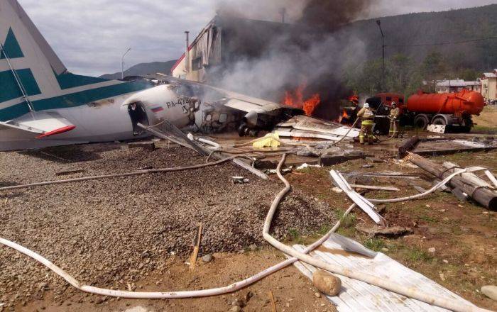 "Не дай бог, в полете хватанет": погибший пилот Ан-24 спас коллегу