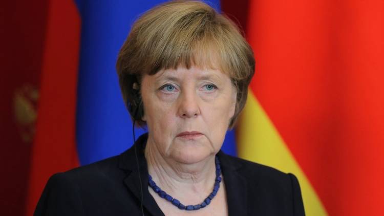 Меркель почувствовала себя плохо во время официального мероприятия