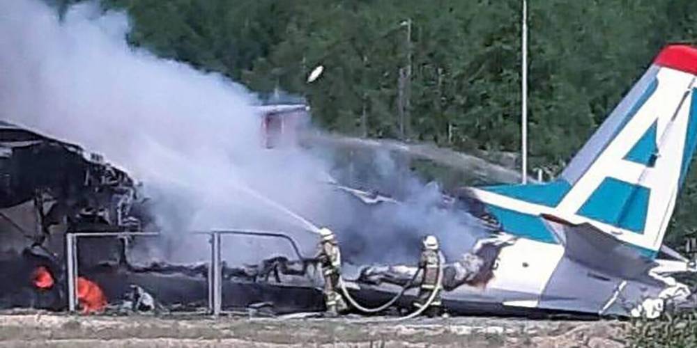 Пассажир Ан-24 снял жесткую посадку на видео