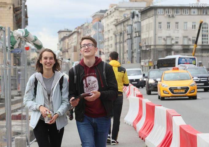 Социологи рассказали, что больше половины молодых россиян довольны своей жизнью