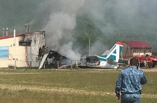 В аэропорту Нижнеангарска ввели режим ЧС после аварийной посадки Ан-24