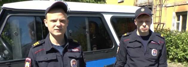Министр Колокольцев наградил двух полицейских за героический поступок