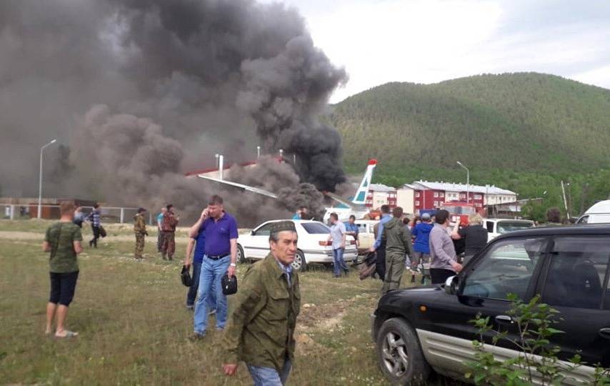 После возгорания самолёта в Бурятии госпитализировали троих человек
