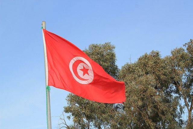 Четыре человека пострадали при взрыве в столице Туниса - Sky