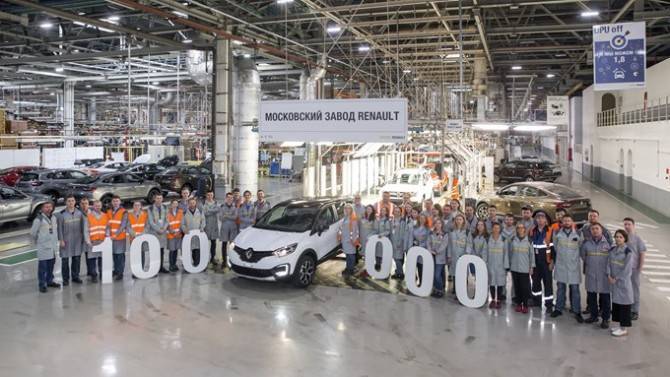 В России выпущен 100-тысячный кроссовер Renault Kaptur