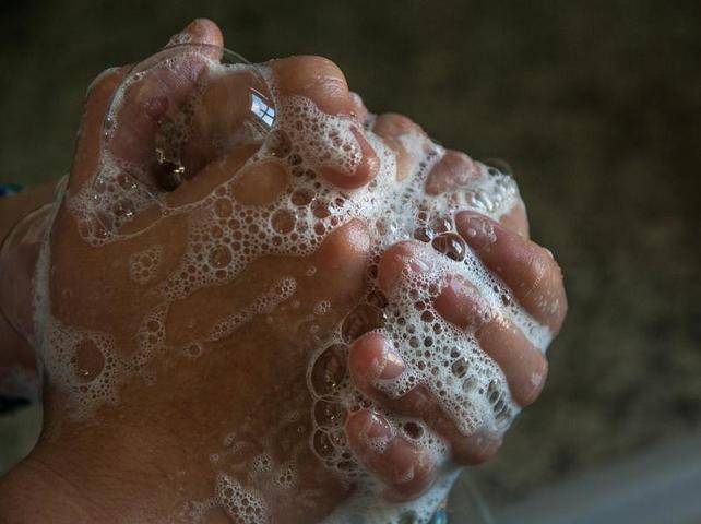 Ученые опровергли заявление о вреде мытья рук