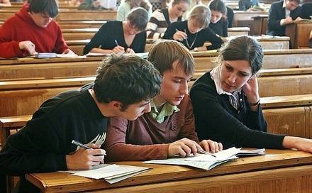 В&nbsp;России резко подорожало высшее образование