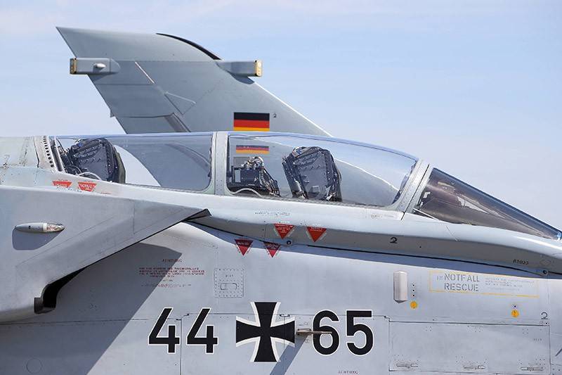 Вашингтон требует, чтобы Германия оставила свои ВВС в Сирии и добавила к ним сухопутные войска