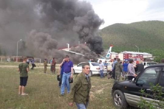 Пассажирка аварийного Ан-24 сообщила о проблемах при эвакуации из горящего самолета