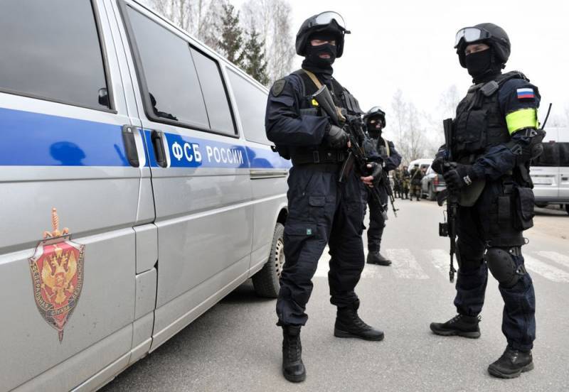 ФСБ обезвредила банду контрабандистов оружия с Украины и Литвы
