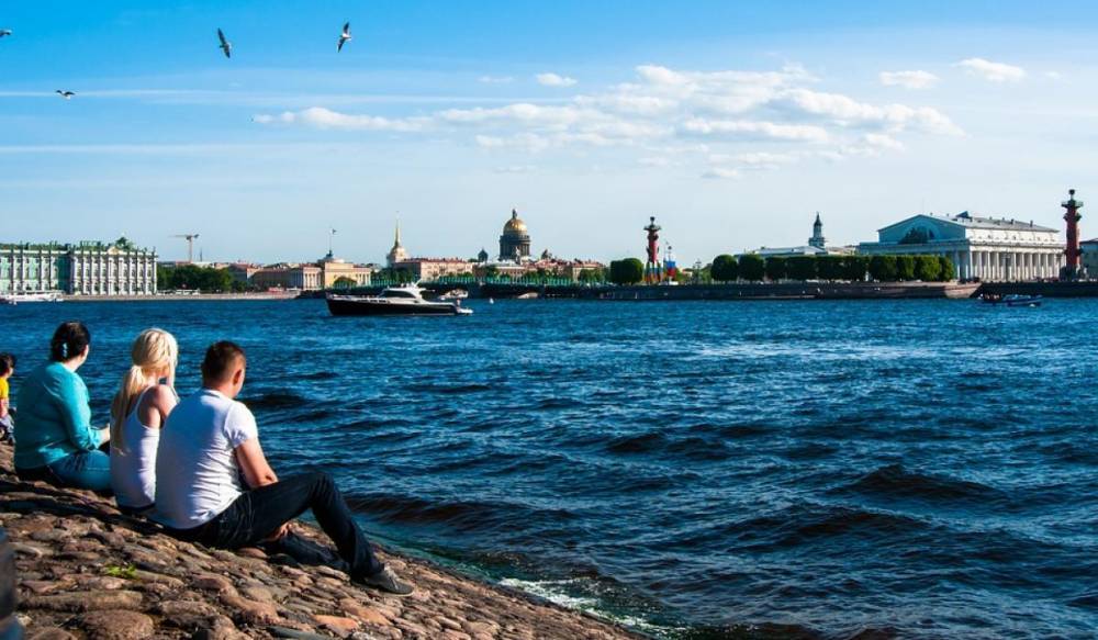 Российская молодежь чаще всего выбирает для путешествий Петербург