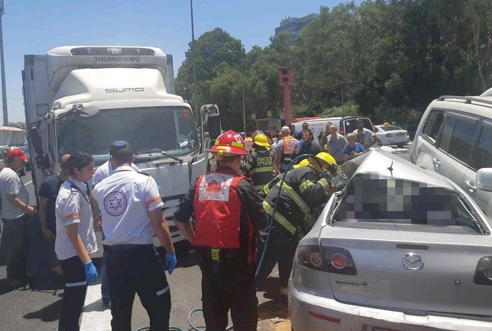 Водитель погиб в столкновении четырех автомобилей в центре Израиля