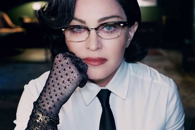 Мадонна призвала запретить свободное владение огнестрельным оружием в США в новом клипе