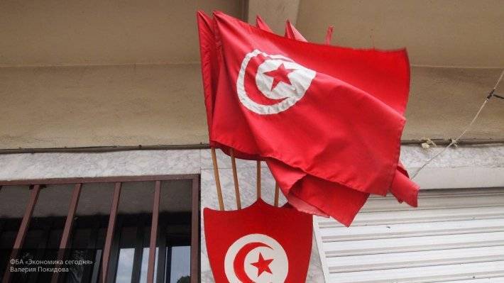 Несколько человек получили ранения в результате взрыва в столице Туниса