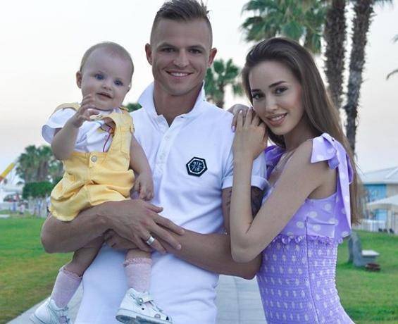 СМИ сообщили о второй беременности жены Дмитрия Тарасова Анастасии Костенко