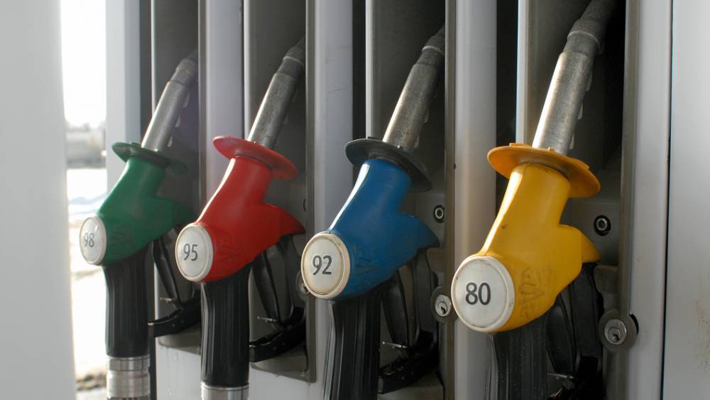 Бензин по 120 рублей: Эксперт предсказал скачок цен на топливо в России