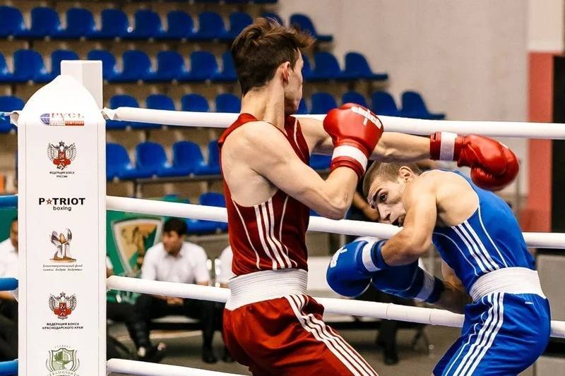 Курганцы выиграли медали чемпионата Урала по боксу