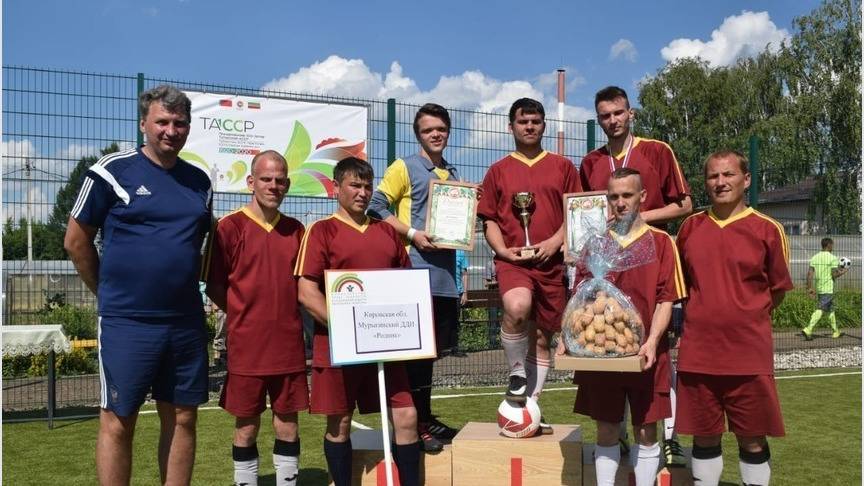 Кировская команда завоевала «золото» на всероссийском турнире по мини-футболу