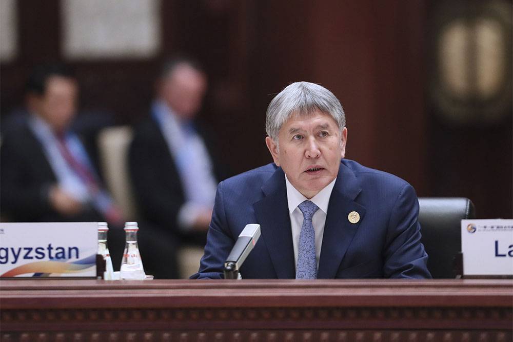 Парламент Киргизии проголосовал за лишение неприкосновенности бывшего президента Алмазбека Атамбаева