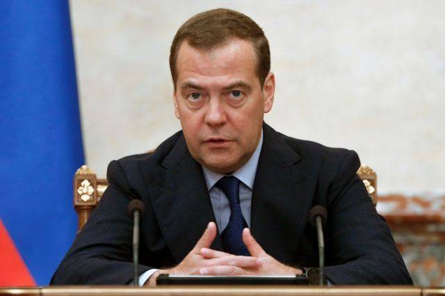 Медведев призвал полностью решить проблему доступности детских садов