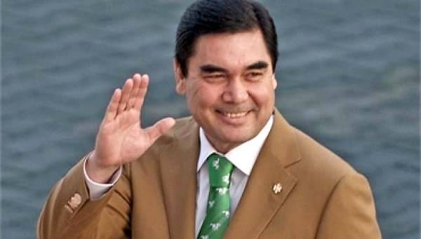 «Уважаемый наш Покровитель!» Как принято писать президенту Туркменистана