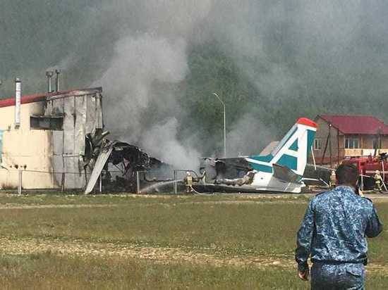Появилось видео аварийной посадки Ан-24 в Бурятии, при которой погибли двое