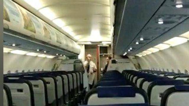 Рейс для двоих: израильская пара вернулась из отпуска в пустом самолете