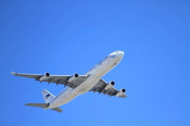 Казахстанский самолет совершил вынужденную посадку в Шереметьево