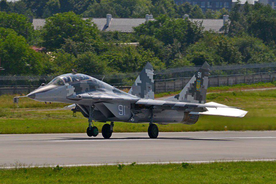 Украина восстановила боевой самолёт, который Россия зачем-то отдала из Крыма | Политнавигатор