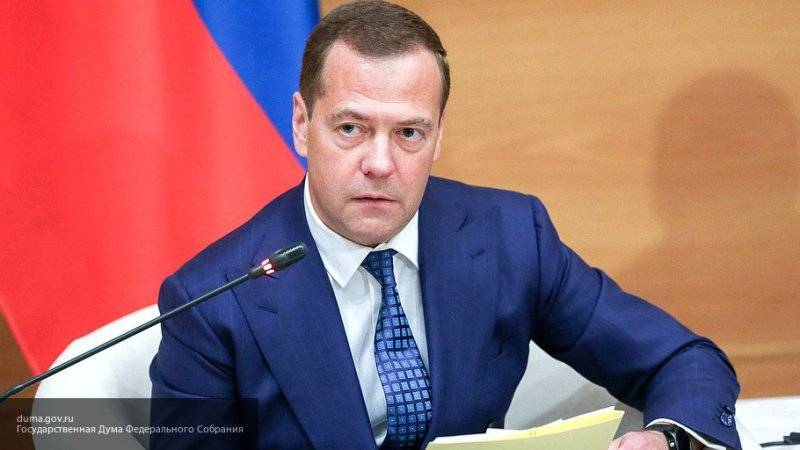 Медведев поручил главе МЧС вылететь в Иркутскую область, которая пострадала от паводка